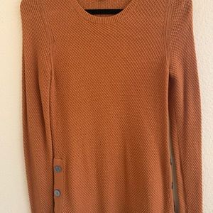 NWOT Ann Taylor Women’s lightweight, rust-colored sweater